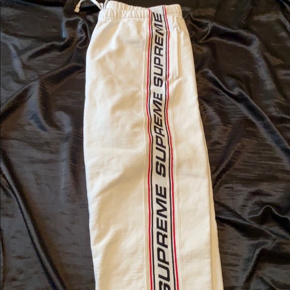 sweatpants: Supreme - Picture 2 of 4